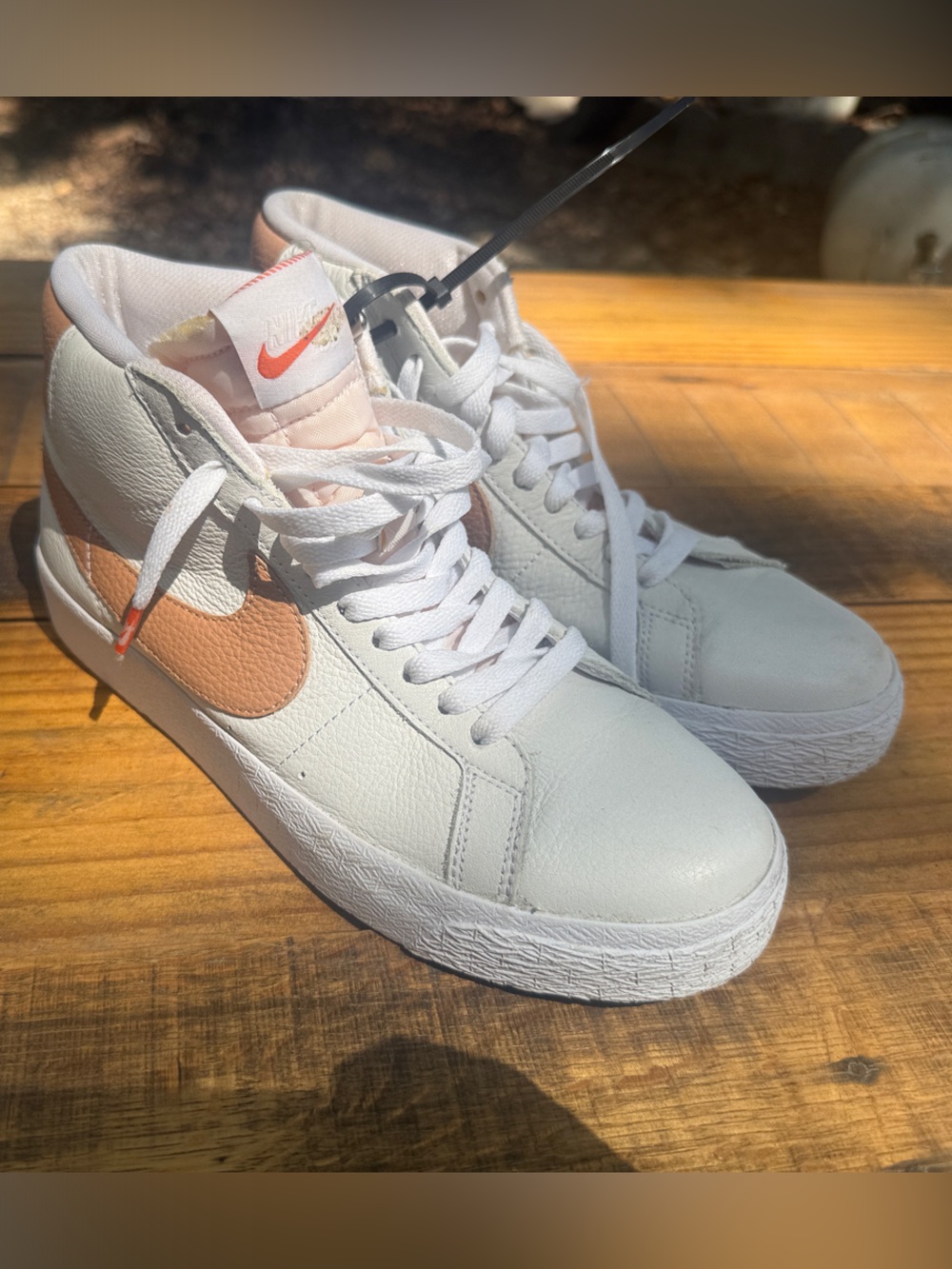 Nike Women's High-Top Sneakers White with Peach Swoosh